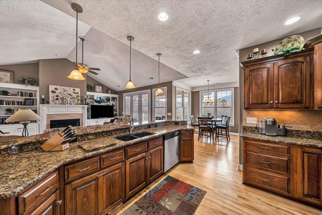 323 DEERBERRY LN, Boones Mill, VA 24065