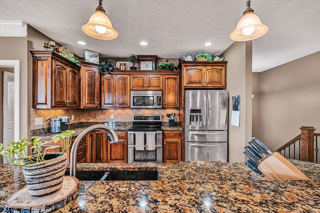 323 DEERBERRY LN, Boones Mill, VA 24065