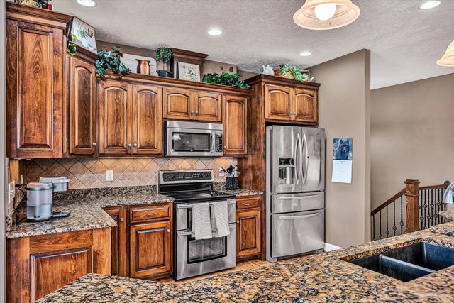 323 DEERBERRY LN, Boones Mill, VA 24065