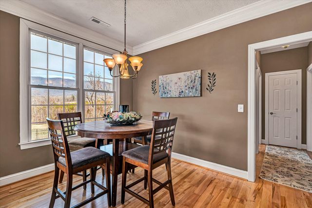 323 DEERBERRY LN, Boones Mill, VA 24065