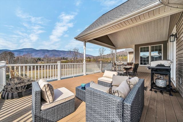 323 DEERBERRY LN, Boones Mill, VA 24065