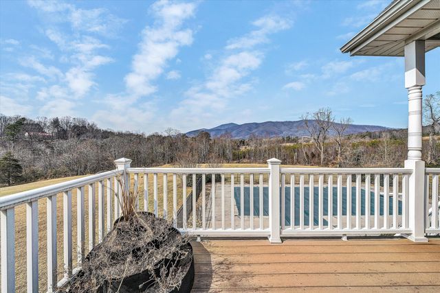 323 DEERBERRY LN, Boones Mill, VA 24065