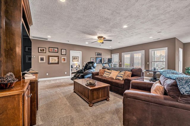 323 DEERBERRY LN, Boones Mill, VA 24065