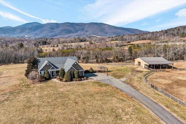 323 DEERBERRY LN, Boones Mill, VA 24065