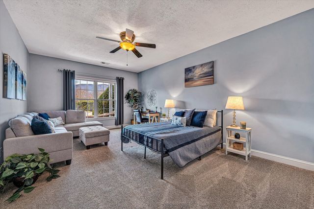 323 DEERBERRY LN, Boones Mill, VA 24065