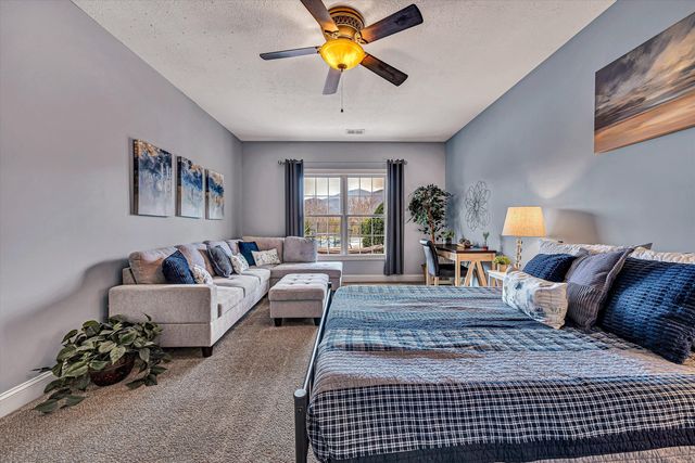 323 DEERBERRY LN, Boones Mill, VA 24065