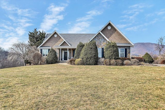 323 DEERBERRY LN, Boones Mill, VA 24065
