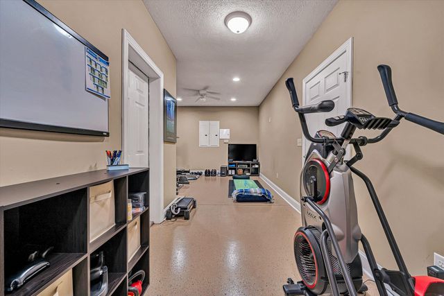 323 DEERBERRY LN, Boones Mill, VA 24065