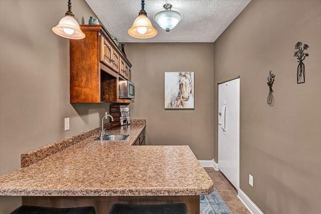 323 DEERBERRY LN, Boones Mill, VA 24065