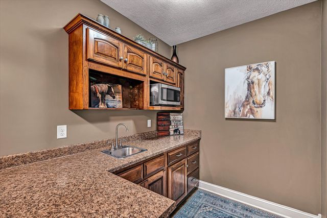 323 DEERBERRY LN, Boones Mill, VA 24065