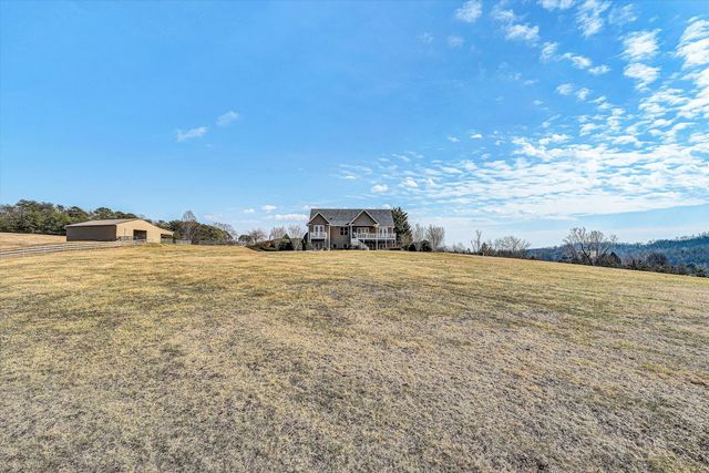 323 DEERBERRY LN, Boones Mill, VA 24065