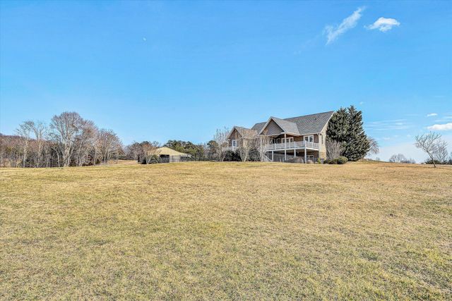 323 DEERBERRY LN, Boones Mill, VA 24065