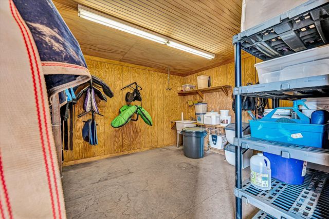 323 DEERBERRY LN, Boones Mill, VA 24065