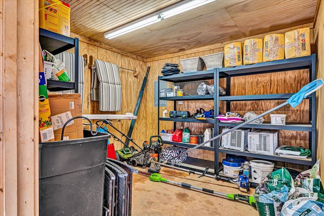 323 DEERBERRY LN, Boones Mill, VA 24065