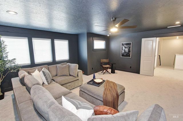 9600 S Prairie Falcon Ave, Nampa, ID 83686