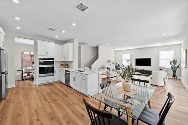 6244 29TH STREET N, St Petersburg, FL 33702