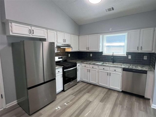 8869 Habersham Drive, Jonesboro, GA 30238