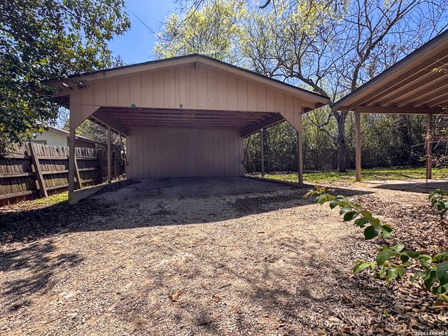 215 Oak Park, Boerne, TX 78006