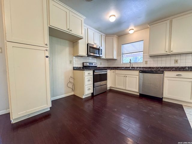 215 Oak Park, Boerne, TX 78006