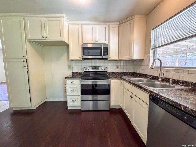 215 Oak Park, Boerne, TX 78006