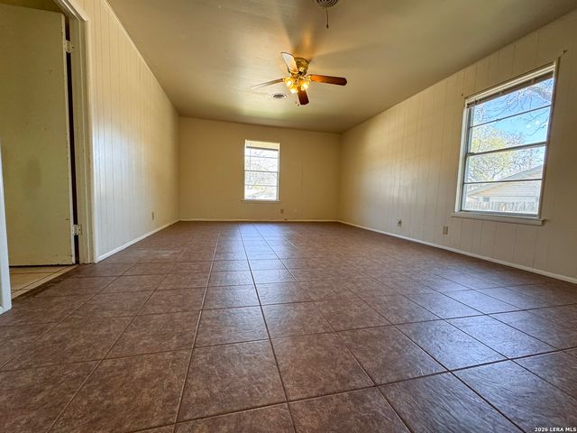 215 Oak Park, Boerne, TX 78006