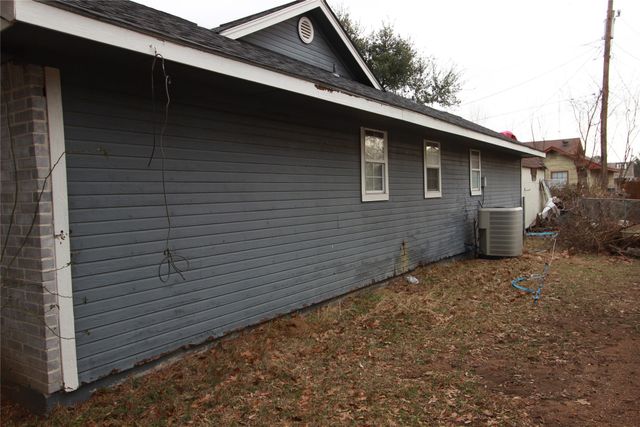 102 Remington Circle, Gun Barrel City, TX 75156