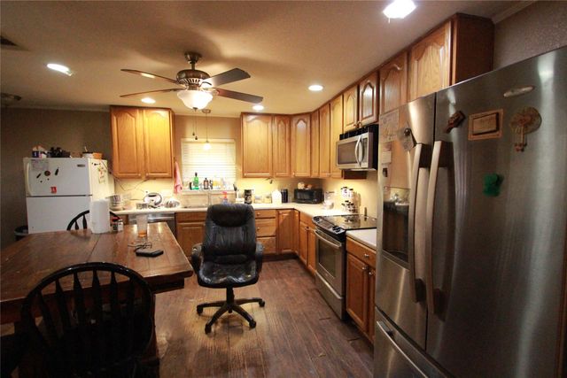 102 Remington Circle, Gun Barrel City, TX 75156