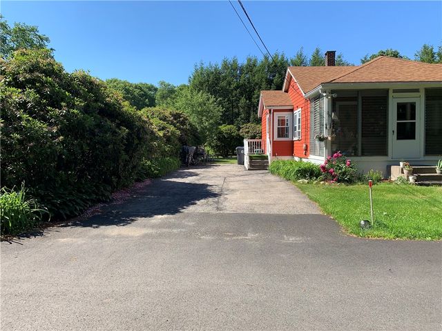 28 Old Reservoir Road, Cumberland, RI 02884