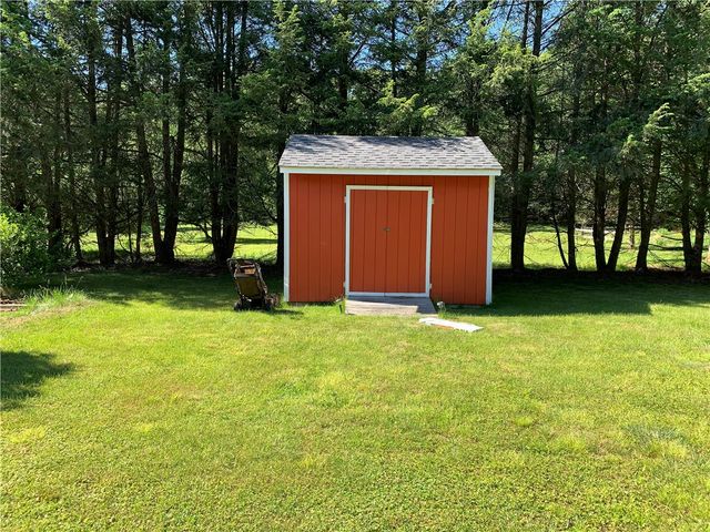 28 Old Reservoir Road, Cumberland, RI 02884