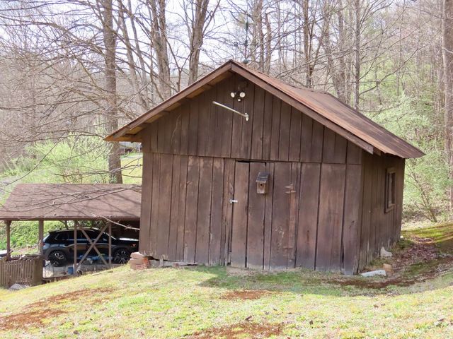 875 McNeil-Corn Creek Road, Rockholds, KY 40759