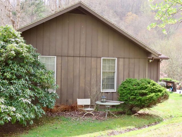 875 McNeil-Corn Creek Road, Rockholds, KY 40759