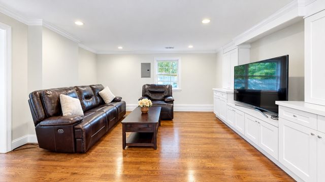 9 Fells Circle, Wellesley, MA 02482
