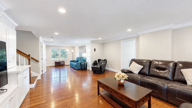 9 Fells Circle, Wellesley, MA 02482