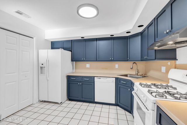 507 Harding Road 5, Freehold, NJ 07728