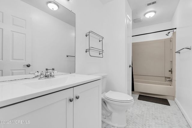 507 Harding Road 5, Freehold, NJ 07728