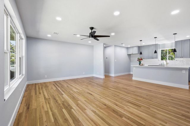 709 Lipscomb Street, Bonham, TX 75418
