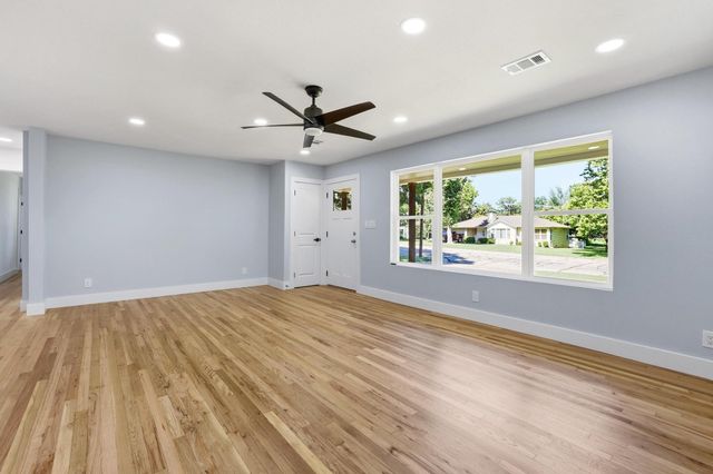 709 Lipscomb Street, Bonham, TX 75418