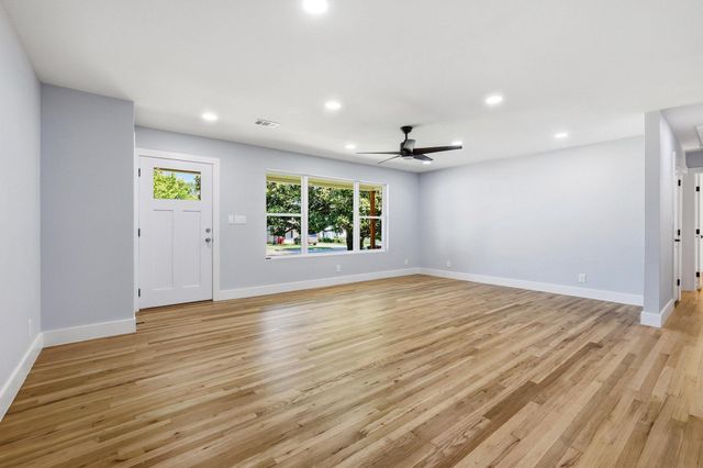 709 Lipscomb Street, Bonham, TX 75418