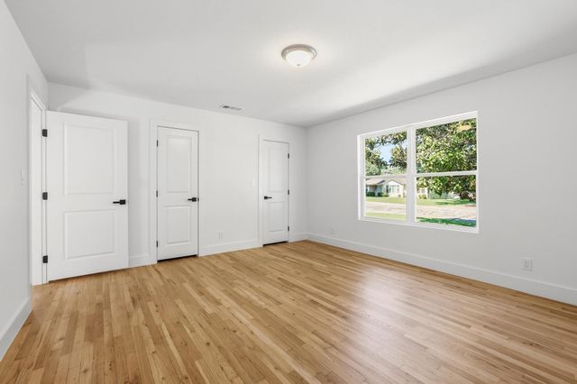 709 Lipscomb Street, Bonham, TX 75418