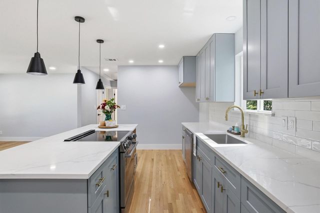 709 Lipscomb Street, Bonham, TX 75418