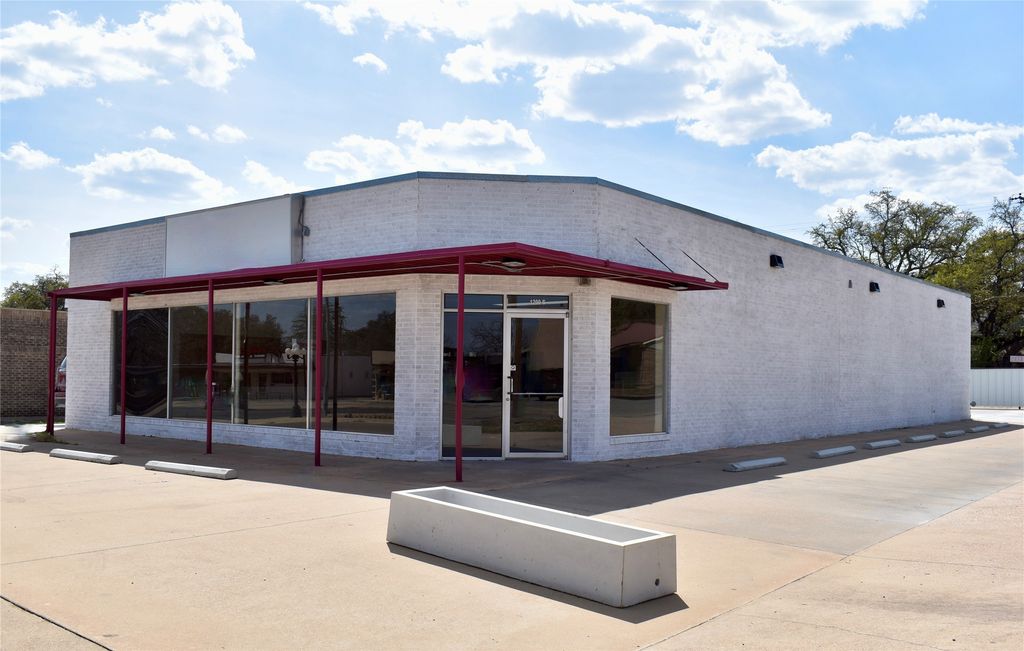 1200 S Bridge Street, Brady, TX 76825