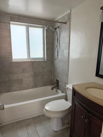 2317 NE 2nd Street 1, Pompano Beach, FL 33062
