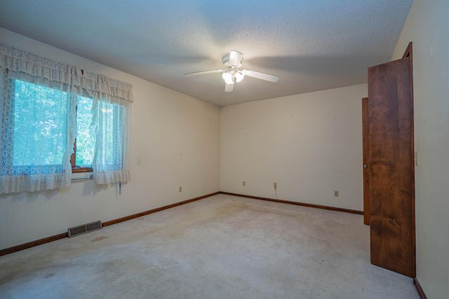 713 HOMESTEAD DR, Moberly, MO 65270