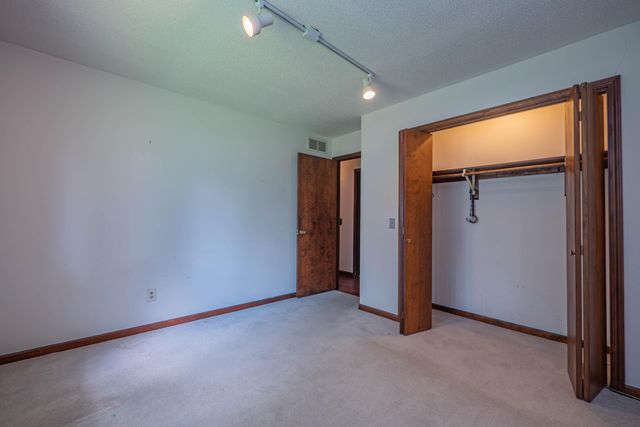 713 HOMESTEAD DR, Moberly, MO 65270