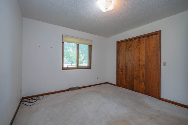 713 HOMESTEAD DR, Moberly, MO 65270