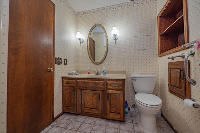 713 HOMESTEAD DR, Moberly, MO 65270