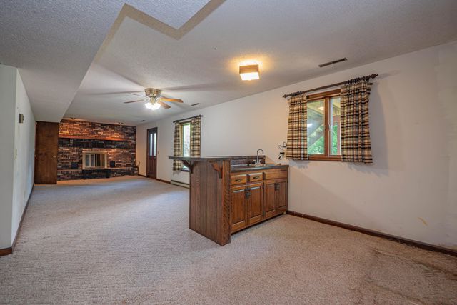 713 HOMESTEAD DR, Moberly, MO 65270