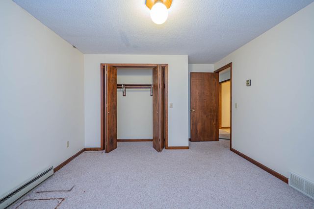 713 HOMESTEAD DR, Moberly, MO 65270