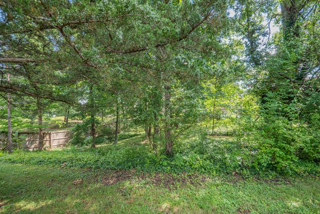713 HOMESTEAD DR, Moberly, MO 65270