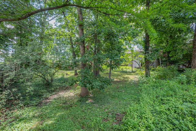713 HOMESTEAD DR, Moberly, MO 65270